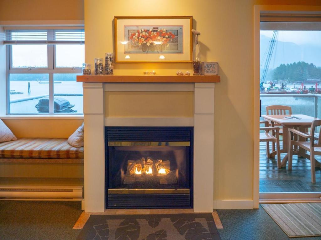 Ferienwohnung Waterfront View Of The Inlet, Short Walk To Town Tofino Exterior foto